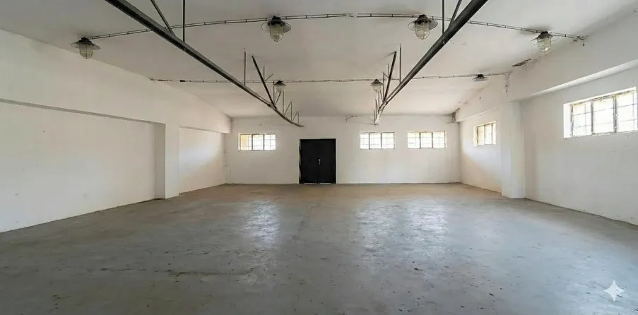 Pronájem skladového prostoru 2000 m²